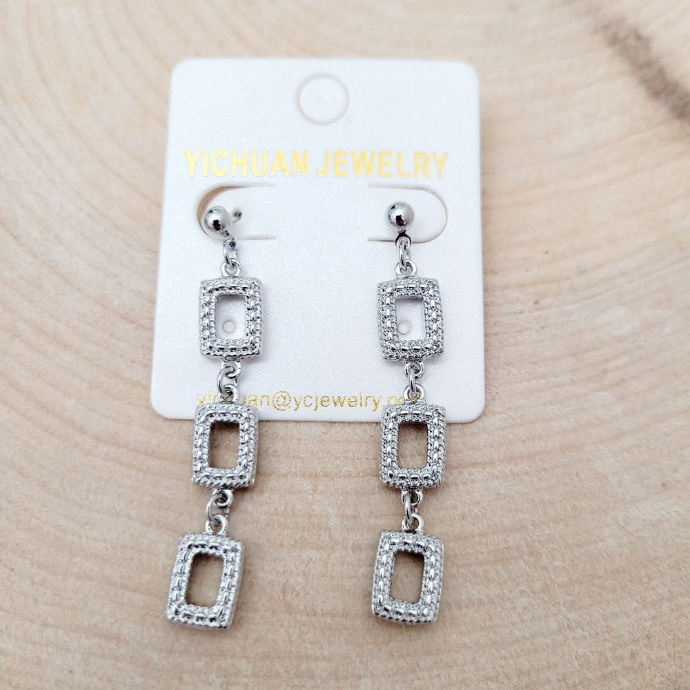 Brand New Fashion Silver Chain Earrings